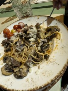 Marshall had "pasta cavalo bolognese" (with horse meat).